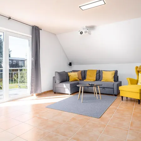 Apartment Gemuetliches Heimkino Mit Balkon & Beamer *
