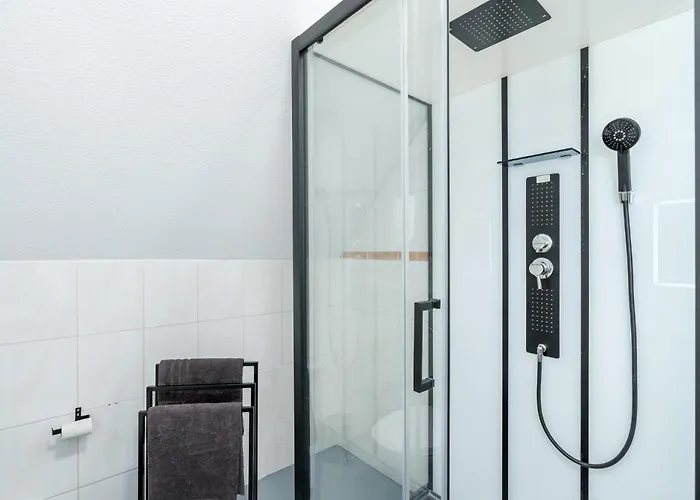 Gemuetliches Heimkino Mit Balkon & Beamer Kassel